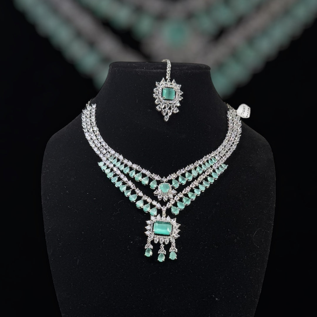Diamond Replica neckset with Tikki