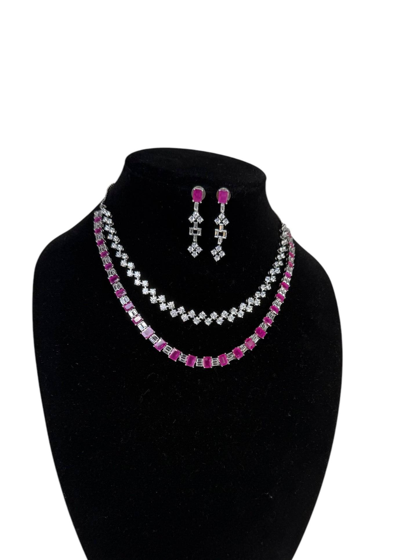 Dual layered elegant neckset