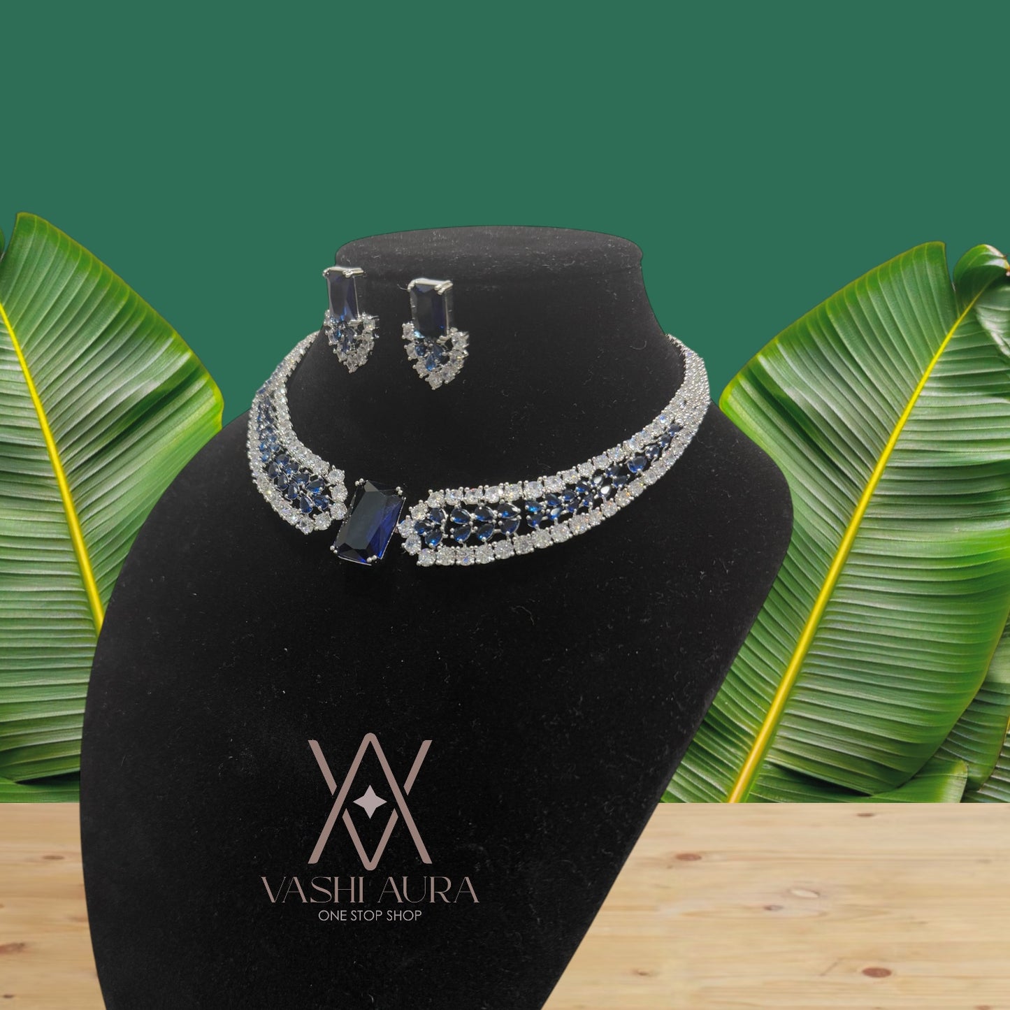 Collar necklace