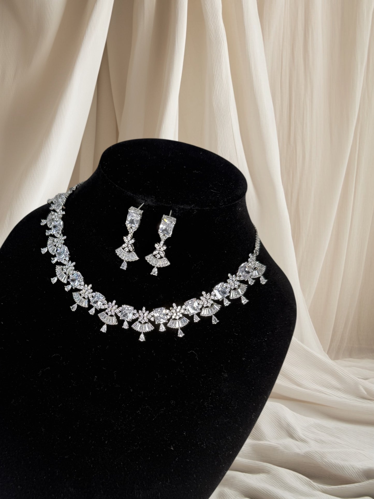 Elegant rectangular white stone neckset